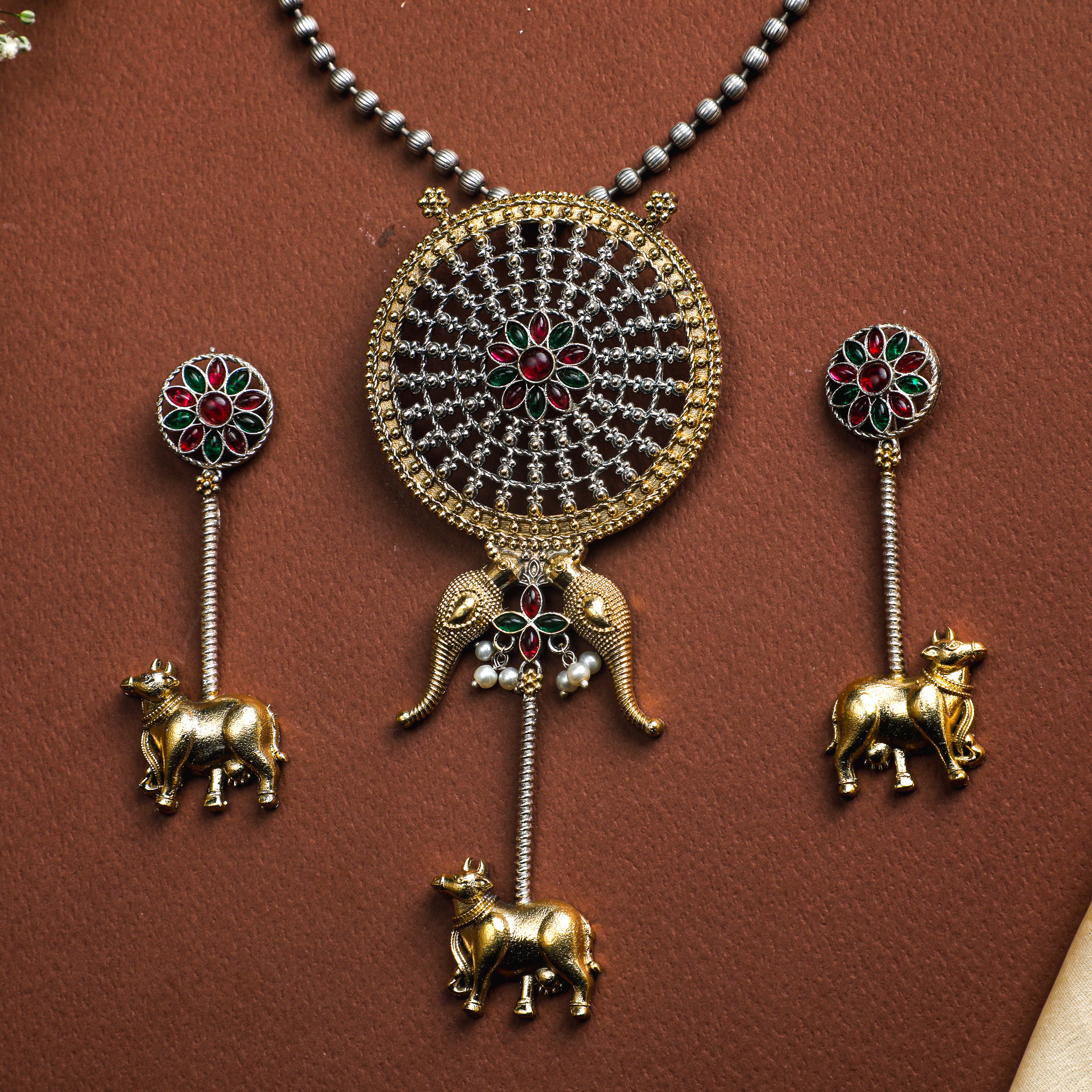 Bull Fusion Necklace Set